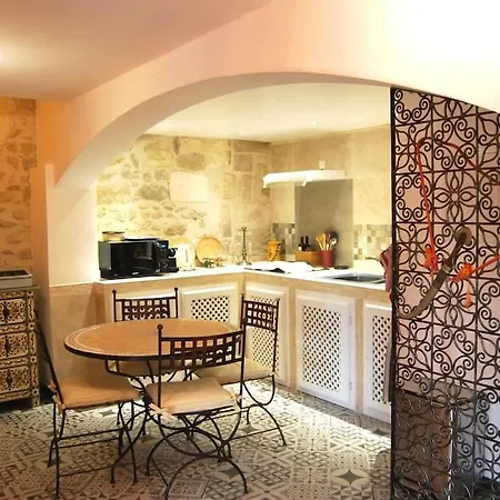 Traditional Camargue Appartement Arles